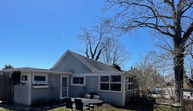 Charming Cottage South of the Highway in Quogue. Perfect Beach Getaway!