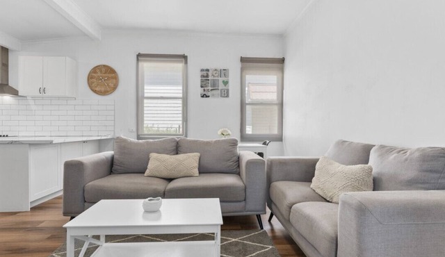 Charming Cottage-Stylish Haven!