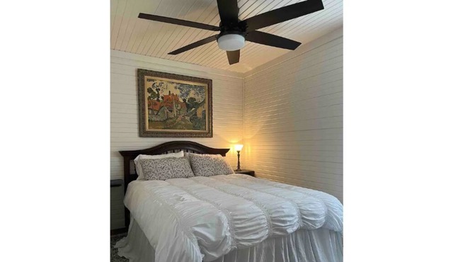Charming Cottage: The Dandelion