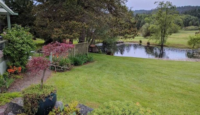 Charming Cottage Overlooking Beautiful Pond