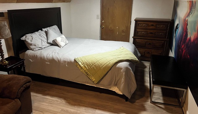 Charming cottage with AC and WiFi in welcoming Goodlettsville