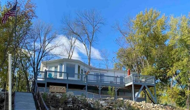 Charming Cottage on Osage River in Jefferson City