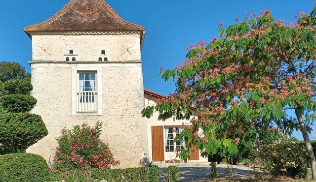 Charming Cottage with WiFi and Pets Allowed