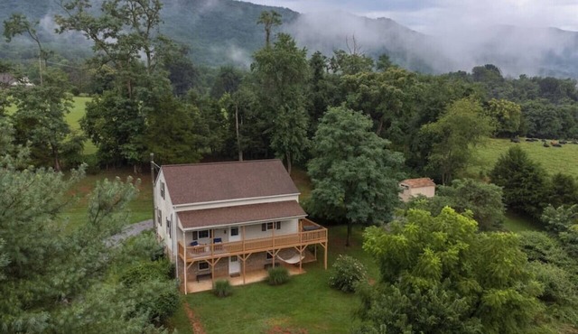Charming Cottage w/Incredible Views & Firepit