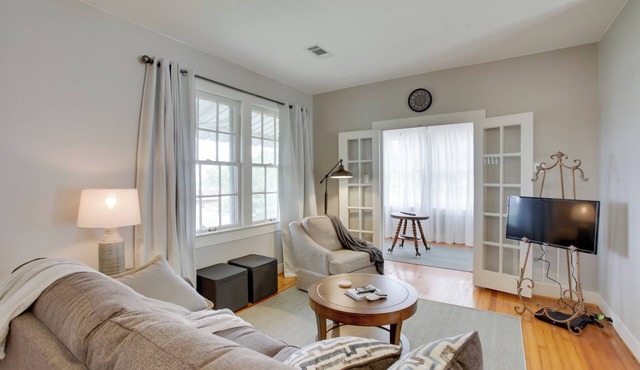 Charming Cottage w/Mississippi River Views!
