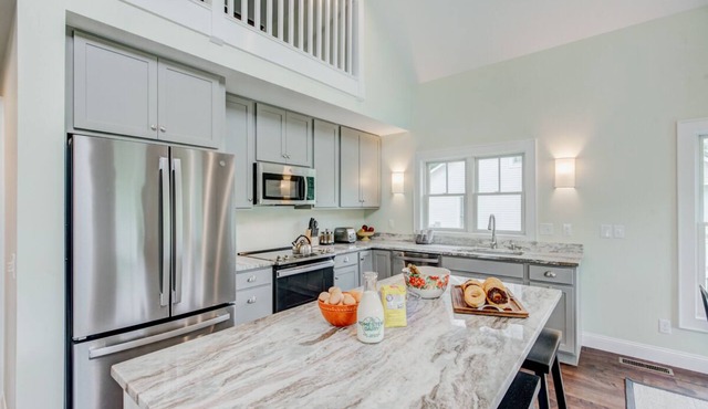 Charming cottage with Mountain views and access to the Old Dairy Complex