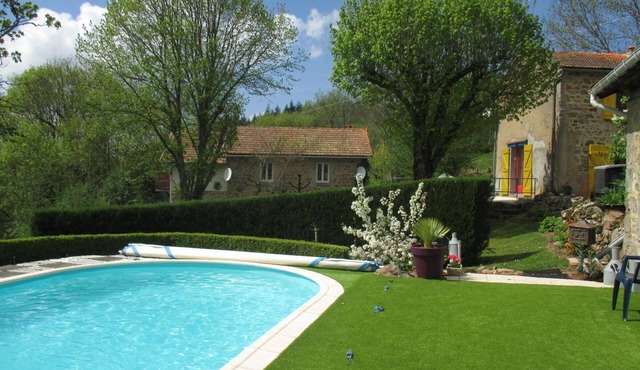 Charming cottage with shared pool