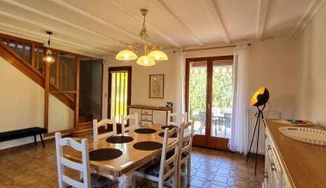 Charming Cottage with Garden, Terrace, and Scenic Views in a Quiet Area