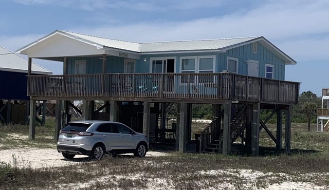 Charming Cottage With Beautiful Gulf Views - Perfect for Family Getaway!