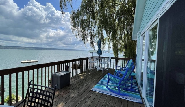 Charming Cottage with great views on Cayuga Lake in Sheldrake