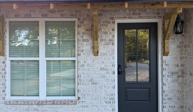 Charming cottage with a peaceful setting in lovely Dothan