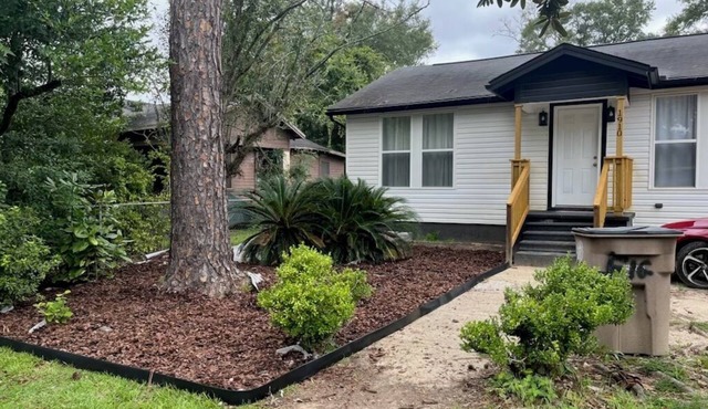 Charming cottage with AC and WiFi in brilliant Mobile