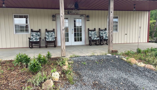 Charming cottage with AC and WiFi in serene Sparta with amazing Mountain View