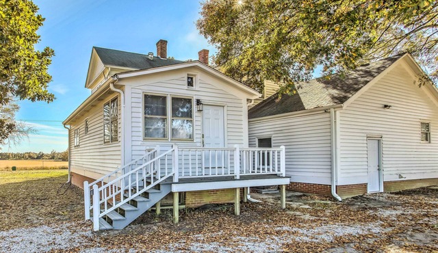 Charming Cottage with easy access to local attractions-pet and kid friendly