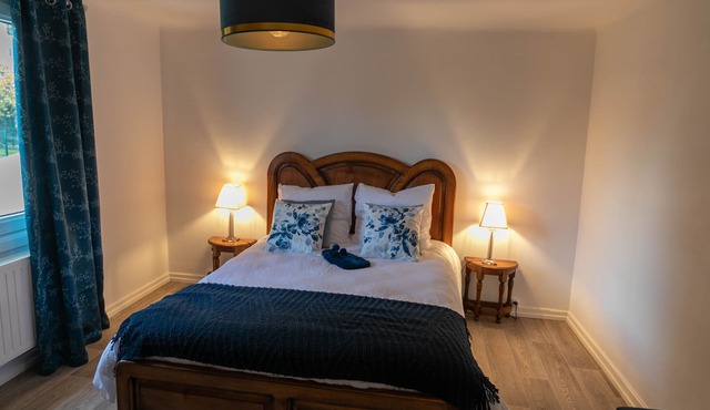 Charming cottage with enclosed garden 10 min from town center