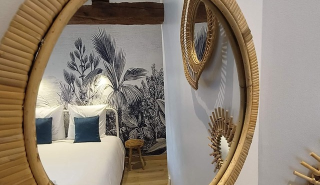 Charming cottage with exterior and parking