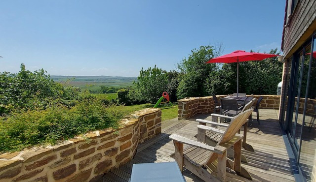 Charming cottage with a beautiful view, facing south and not overlooked