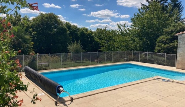 Charming Cottage with Private Garden, Shared Pool, and Child-Friendly Amenities