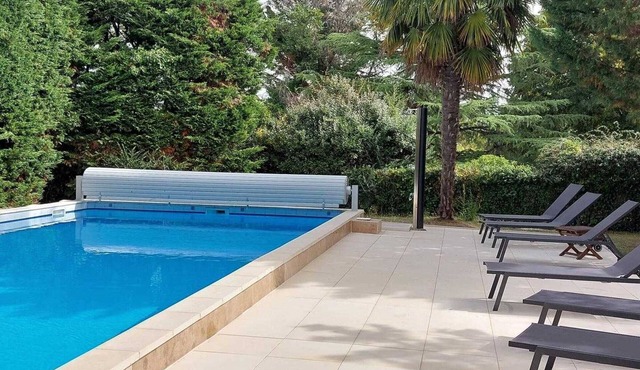 Charming Cottage with Pool, Near Vineyards and Historic Towns