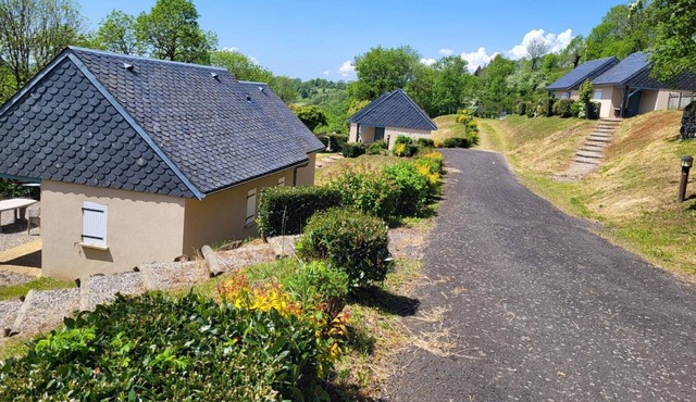 Charming Cottage with Pool, Terrace, and Scenic Views in Cantal