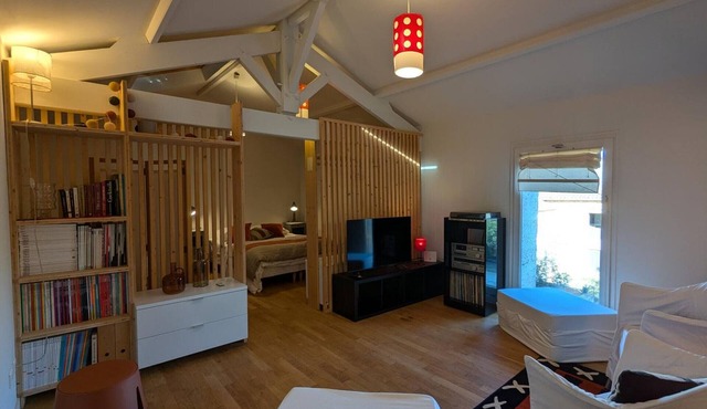 Charming cottage with private terrace, pets welcome