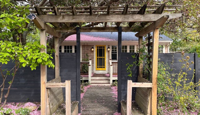 Charming Cottage with Garden, Screened Porch, Outdoor Shower - Walk to Downtown!