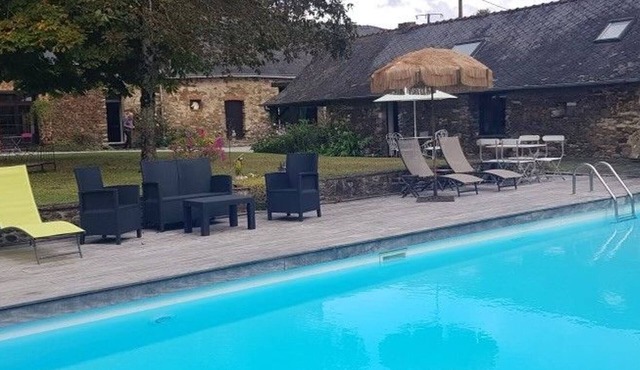 Charming Cottage with Heated Pool, Garden & Countryside Views