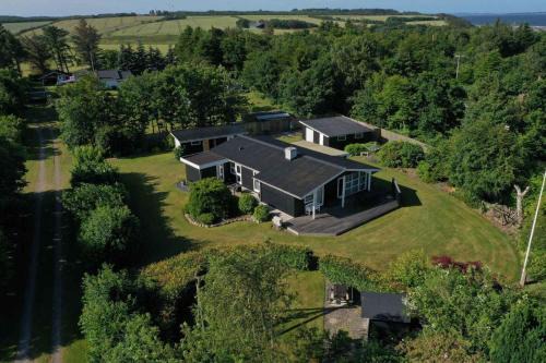 Charming Cottage With Large Fenced Garden