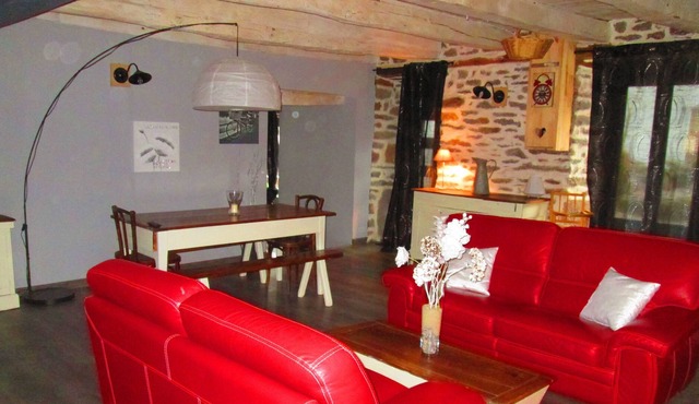 Charming cottage with pool, sauna, jacuzzi, Salers, Puy Mary