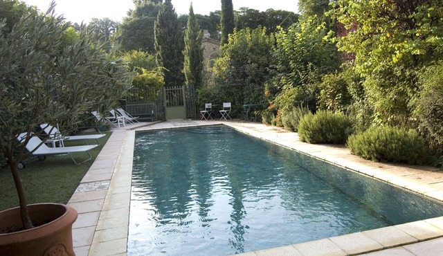 Charming cottage with pool, in a former farm Drôme.