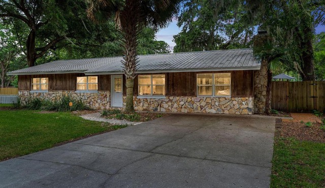Charming Cottage With Pool Table 15 Min From WEC
