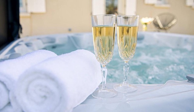 Charming cottage with spa and terrace in vineyards