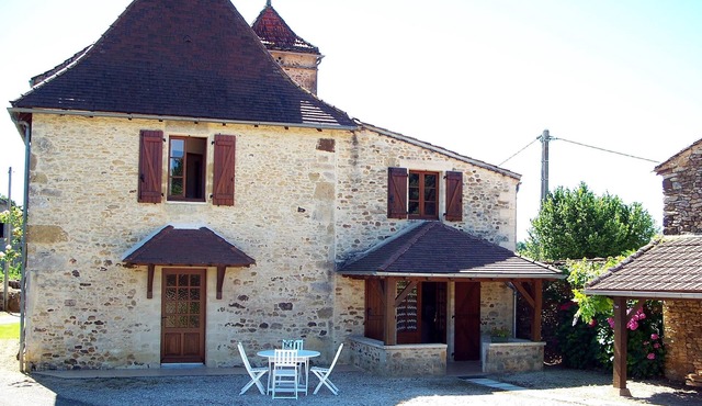 Charming cottage with terrace south Perigord black and chestnut country