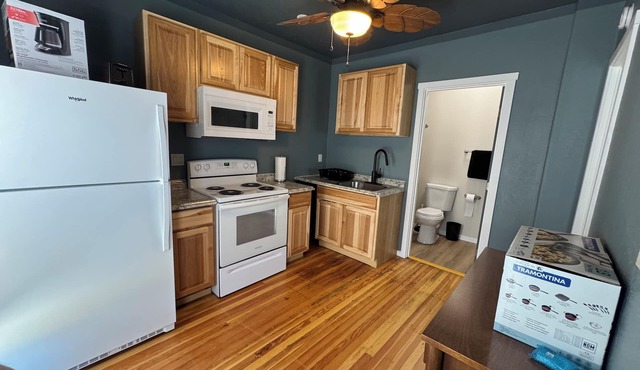 Charming cottage with AC in beautiful downtown Pendleton