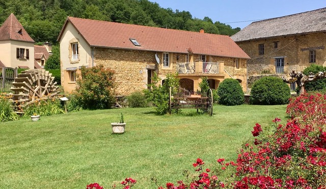Charming cottages in an old mill, pool, jacuzzi