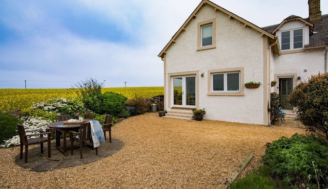 Charming Country Cottage with stunning views.