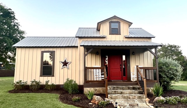 Charming Country Cabin in Quaint Texas Town