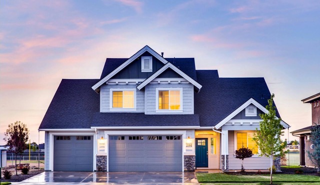 Charming Country Cottage! Wifi and AC!