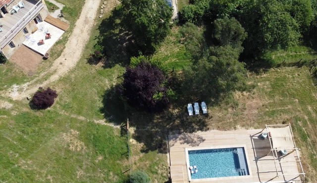 Charming country cottage with swimming pool