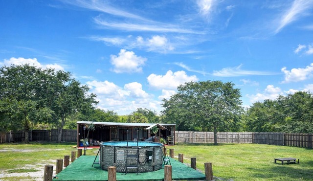 Charming Country Home, Pool, Pet Friendly