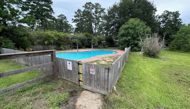 Charming Country Home with Pool - Entire Home