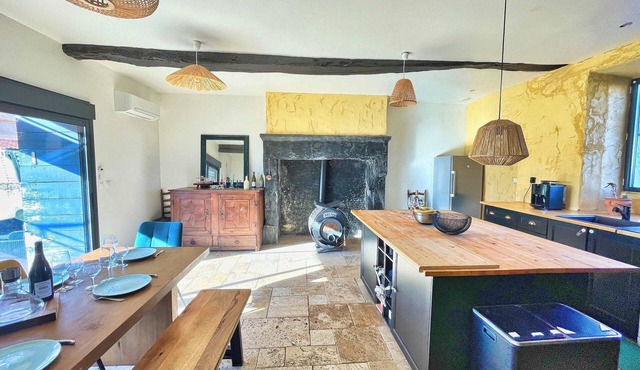 Charming country house retreat with swimming pool Douzillac