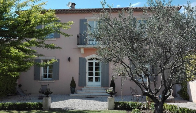 Charming country house with swimming pool at the foot of Mont Ventoux