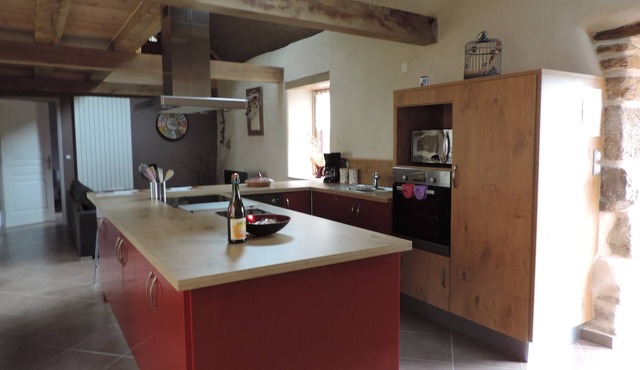 CHARMING COUNTRY HOUSE IN PLOUGONVEN in Finistère