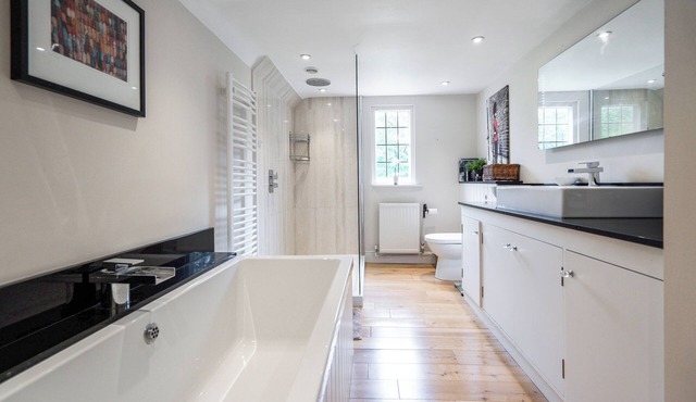 Charming country house, perfectly positioned, and with stunning views