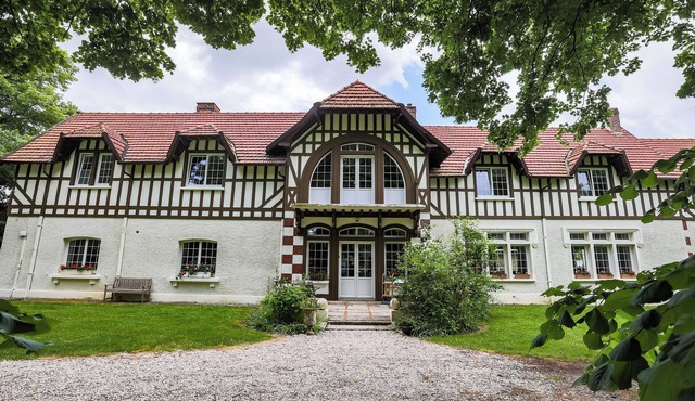 Charming country house ideally located!