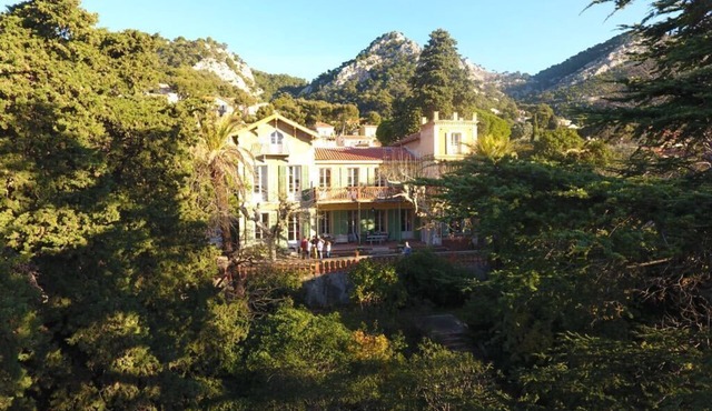 Charming country house on the Faron