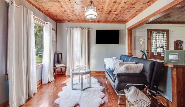 Charming Country Retreat