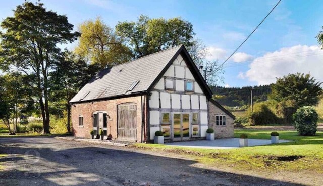 Charming Countryside Barn Conversion