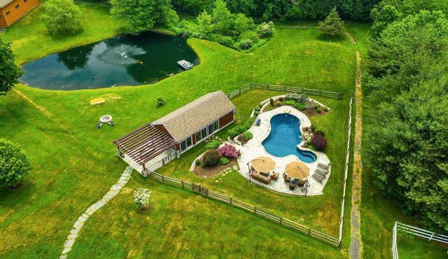 Charming Countryside Retreat w/Pool & Theater